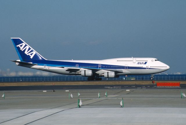 Boeing 747-400 (domestic, no winglets) (JA8963) - Landing at Tokyo-Haneda Intl Airport Rwy16L on 2003/02/21