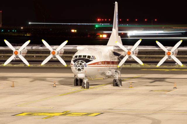 Antonov An-12 (UR-CAJ)