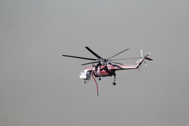 Sikorsky CH-54 Tarhe (N720HT) - 27june2017 fighting fires in Highland, Ca