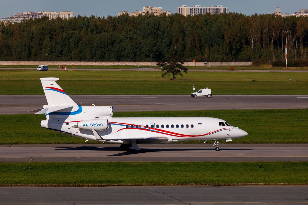 Dassault Falcon 7X (RA-09010)