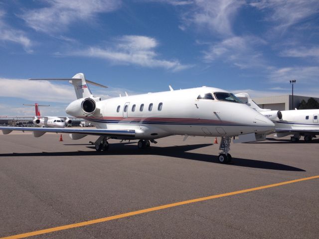 Bombardier Challenger 300 (N301PE)