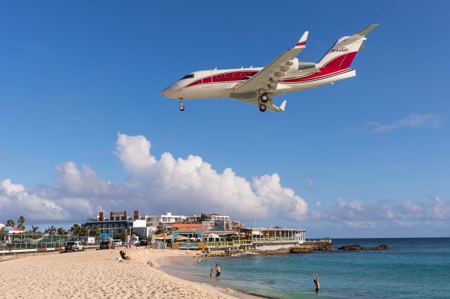 Canadair Challenger (N144MH)