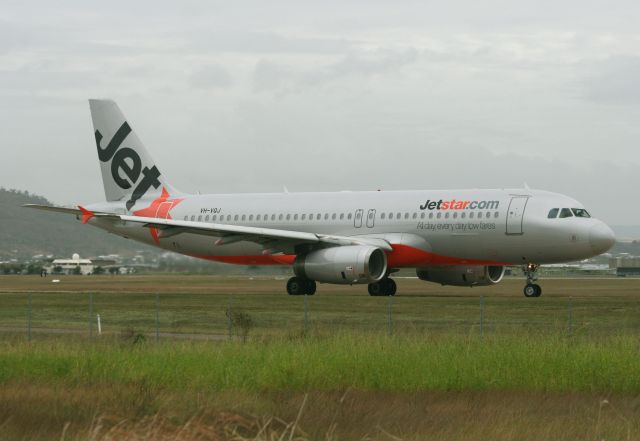 Airbus A320 (VH-VQJ)