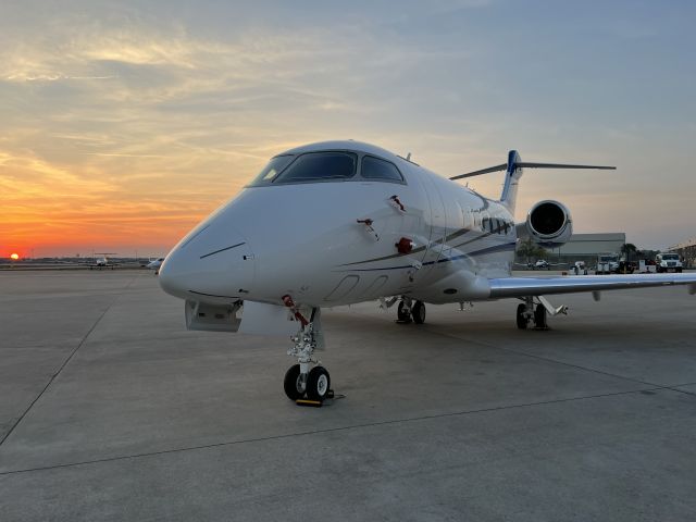 Canadair Challenger 350 —