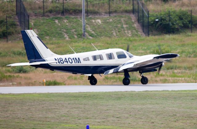 Piper Seneca (N8401M) - Rollout after landing RW28.