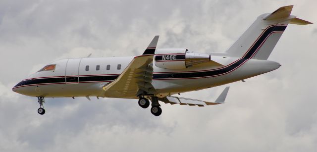 Canadair Challenger (N46E)