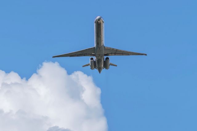 McDonnell Douglas MD-80 —