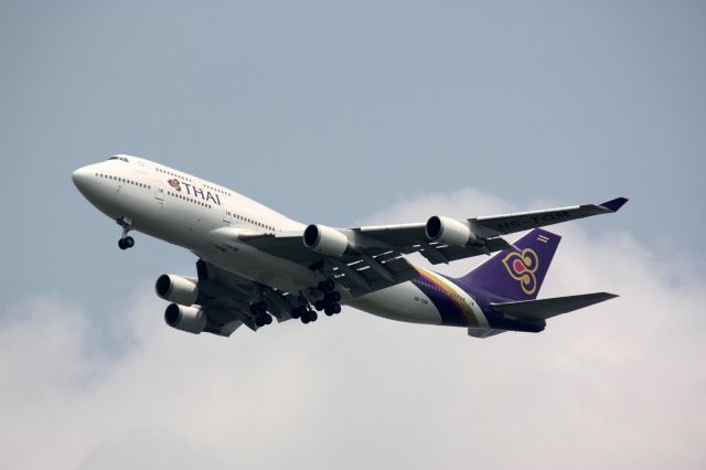 Boeing 747-400 (HS-TGM)