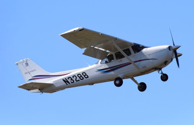 Cessna Skyhawk (N3288)