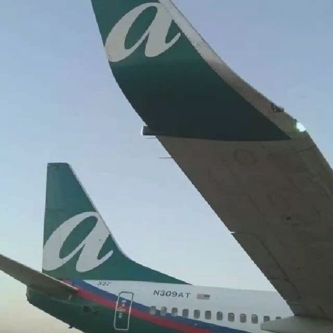 Boeing 737-700 (N309AT)
