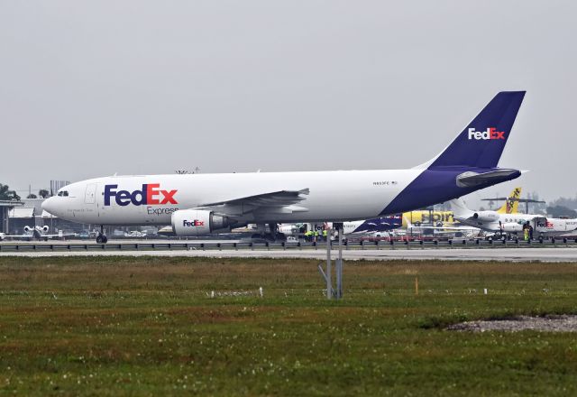 Airbus A300F4-600 (N663FE)