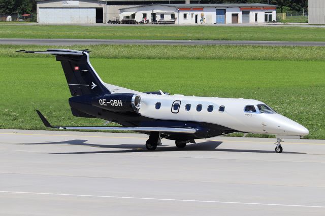 Embraer Phenom 300 (OE-GBH)