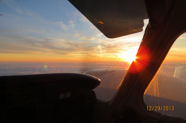 Piper Seneca (N5423F) - Enroute to KTBR 12-29-13.