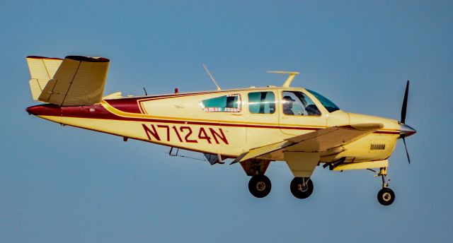 Beechcraft 35 Bonanza (N7124N) - N7124N 1967 Beech V35A Bonanza C/N D-8677 - North Las Vegas Airport (IATA: VGT, ICAO: KVGT, FAA LID: VGT)br /Photo: Tomás Del Corobr /November 17, 2018