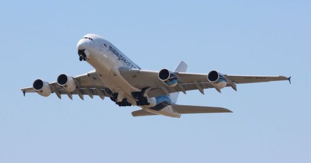 Airbus A380-800 (9M-MNA) - Plane spotting at EGLL, july 2014