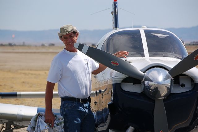 Piper Cherokee Arrow (N8422M) - Mark w/Arrow @ Harris Ranch June 07