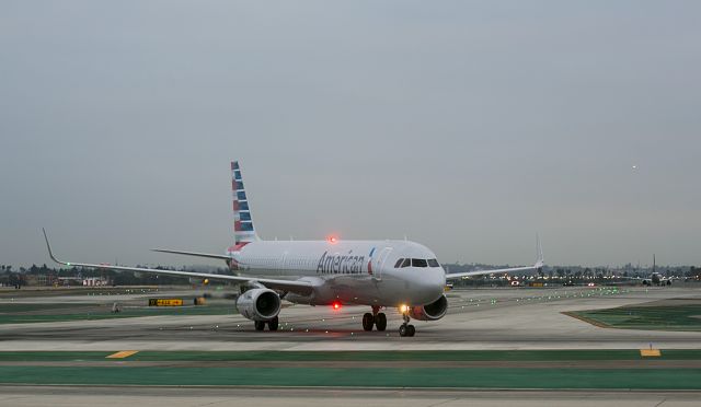 Airbus A321 (N110AN) - Early morning LAX