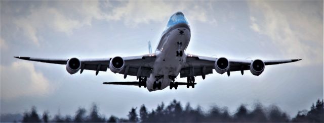 BOEING 747-8 (HL7629) - A Beast! 900,000lbs. rumbled right over my head! SEA-ICN    3-19-2022