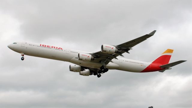 Airbus A340-600 (EC-LCZ) - Landing on 27R 