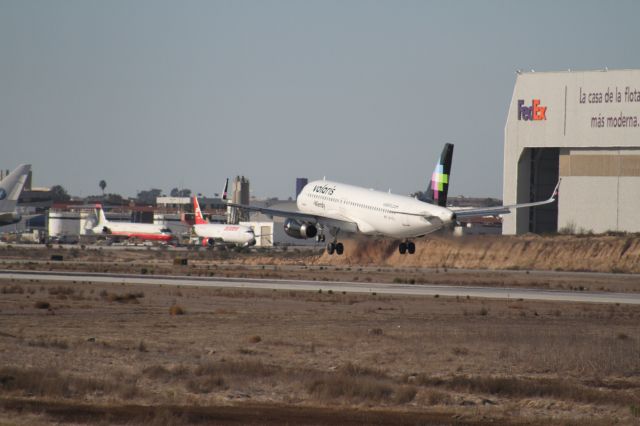Airbus A320 (XA-VLL) - FINAL APPROACH 27 MMTJ