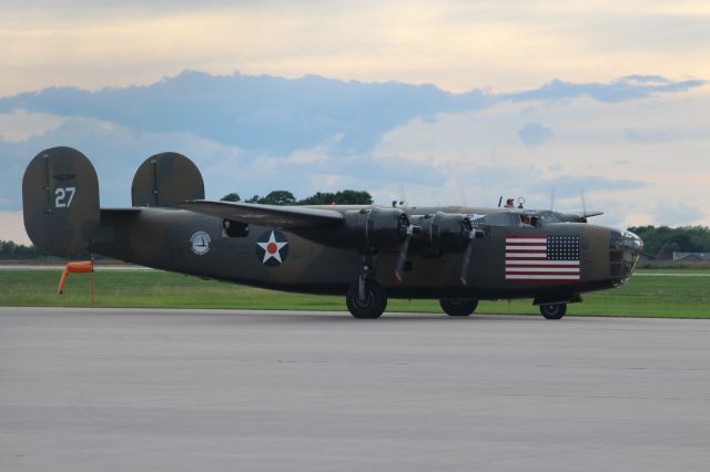 Consolidated B-24 Liberator (N24927) - With engines humming at ATW. 