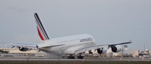 Airbus A380-800 (F-HPJE)