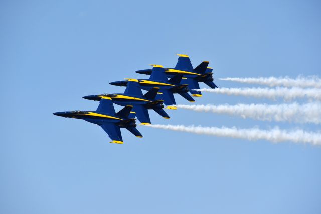 — — - Blue Angels at Sun-N-Fun 2021.