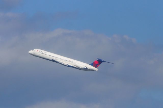 McDonnell Douglas MD-80 (N942DL)