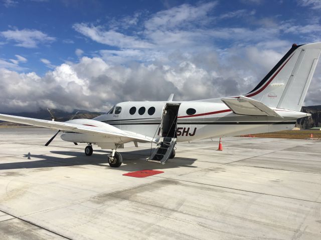 Beechcraft King Air 90 (N555HJ)