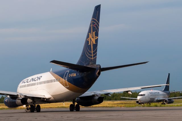 Boeing 737-200 (C-GTUK) - C-GTUK and his twin brother, C-GNLN.