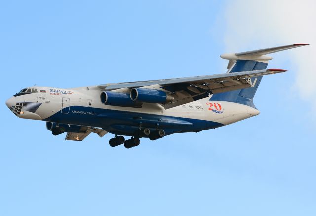 Ilyushin Il-76 (4K-AZ41)