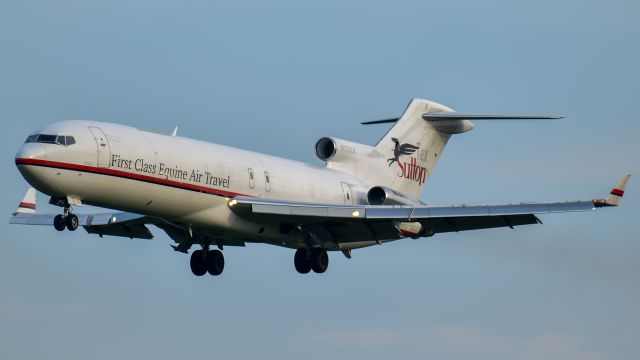 BOEING 727-200 (N725CK) - Tex Sutton Boeing 727-200 landing on runway 19 from Lexington.