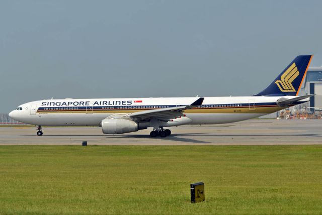 Airbus A330-300 (9V-STT)