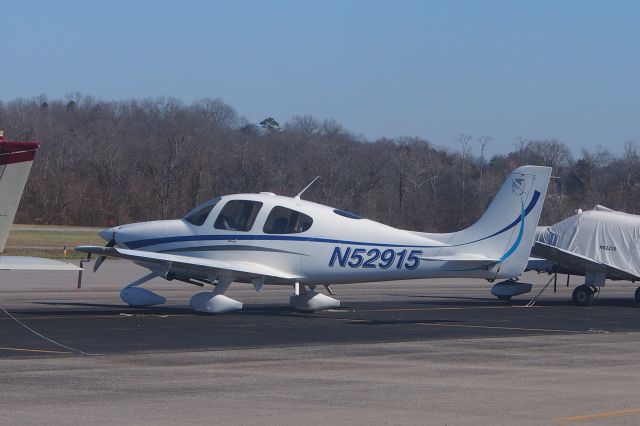 Cirrus SR-22 (N51915)