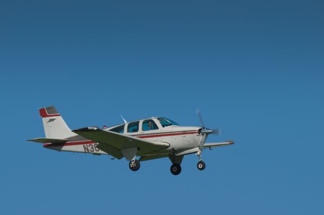 Beechcraft Bonanza (33) (N3078B)