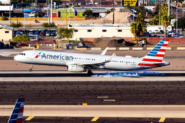 Airbus A321 (N154AA) - American Airlines A321 landing at PHX on 10/29/22. Taken with a Canon 850D and Tamron 70-200 G2 lens.