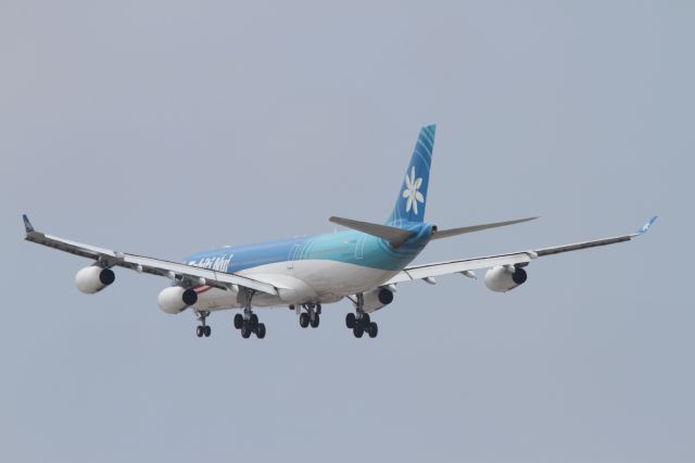 Airbus A340-300 (F-OSUN)