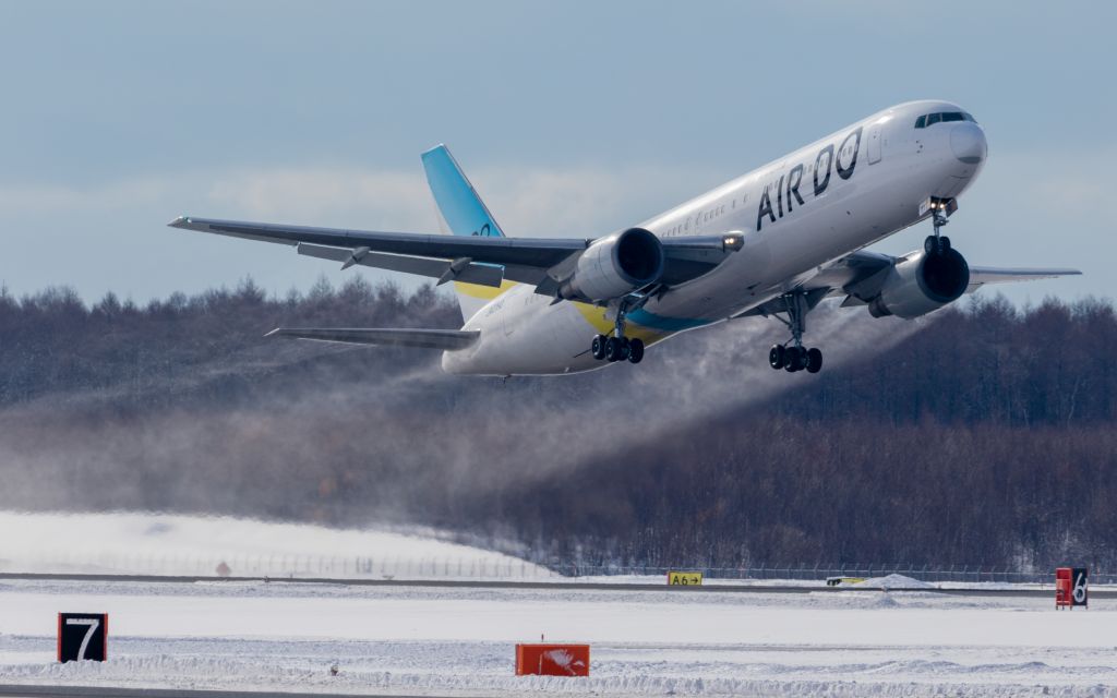 BOEING 767-300 (JA01HD) - Hokkaido International Airlines / Boeing 767-33A/ERbr /Jan.27.2018 New Chitose Airport [CTS/RJCC] JAPAN