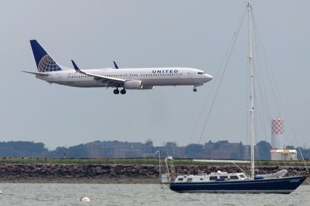 Boeing 737-800 (N75426)