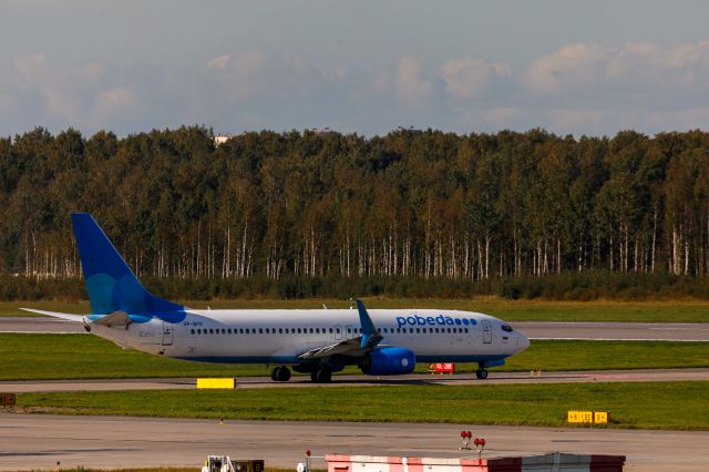 Boeing 737-700 (VP-BPS)