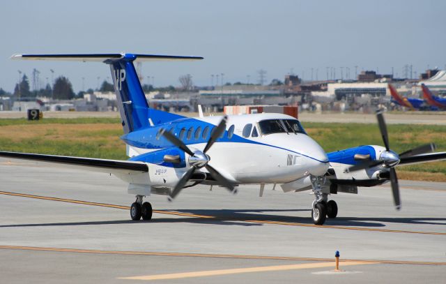 Beechcraft Super King Air 350 (N801UP)