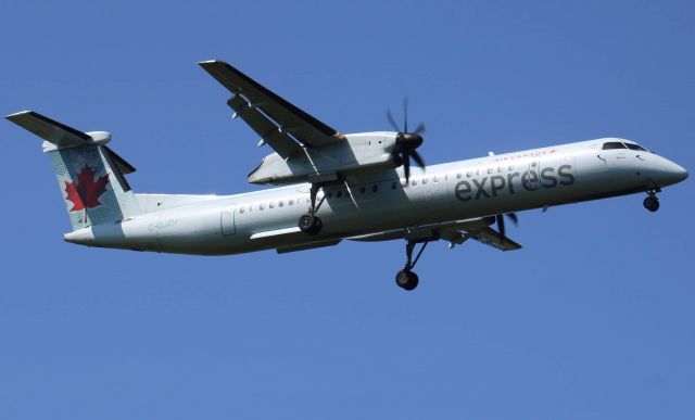 de Havilland Dash 8-400 (C-GJZH)
