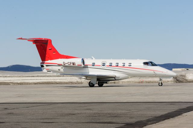 Embraer Phenom 300 (D-CFMI) - Phenom300