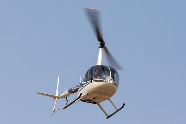 Robinson R-44 (N844DT)