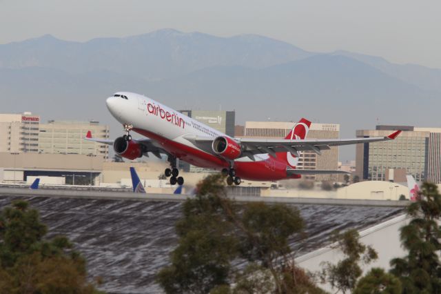 Airbus A330-200 (D-ALPI)