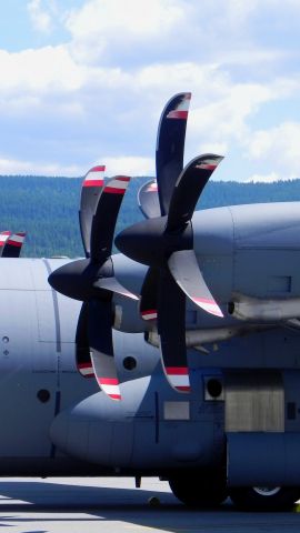 Lockheed C-130 Hercules (13-0604)