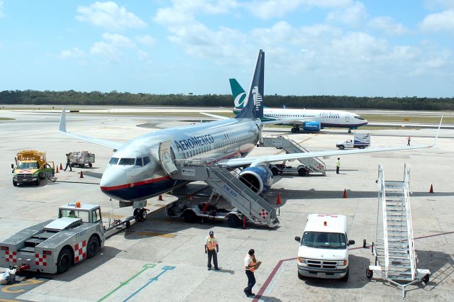 Boeing 737-700 (N788XA)