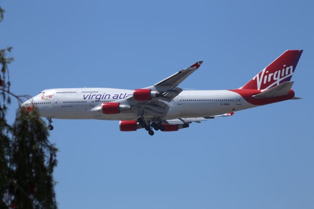 Boeing 747-400 (G-VWOW)