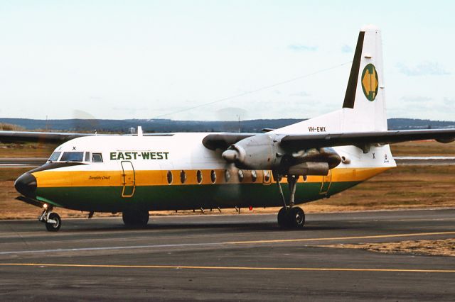 Cessna Skyhawk (VH-EWX) - EAST WEST AIRLINES - FOKKER F-27-500RF FRIENDSHIP - REG : VH-EWX (CN 10639) - KINGSFORD SMITH SYDNEY NSW. AUSTRALIA - YSSY 28/6/1988 35MM SLIDE SCANNED WITH A EPSON PERFECTION V700 FLATBED SCANNER.