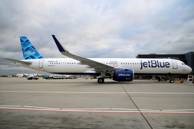 Airbus A321neo (N4058J) - Parked on Stand 247R on 4-Nov-21 prior to operating flight JBU20 to KJFK.